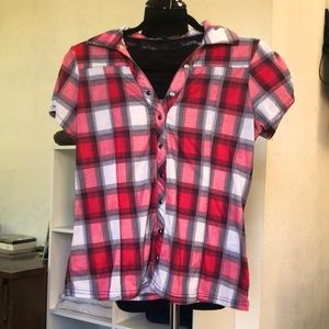 Soft plaid button up tee in Great Condition • Lrg